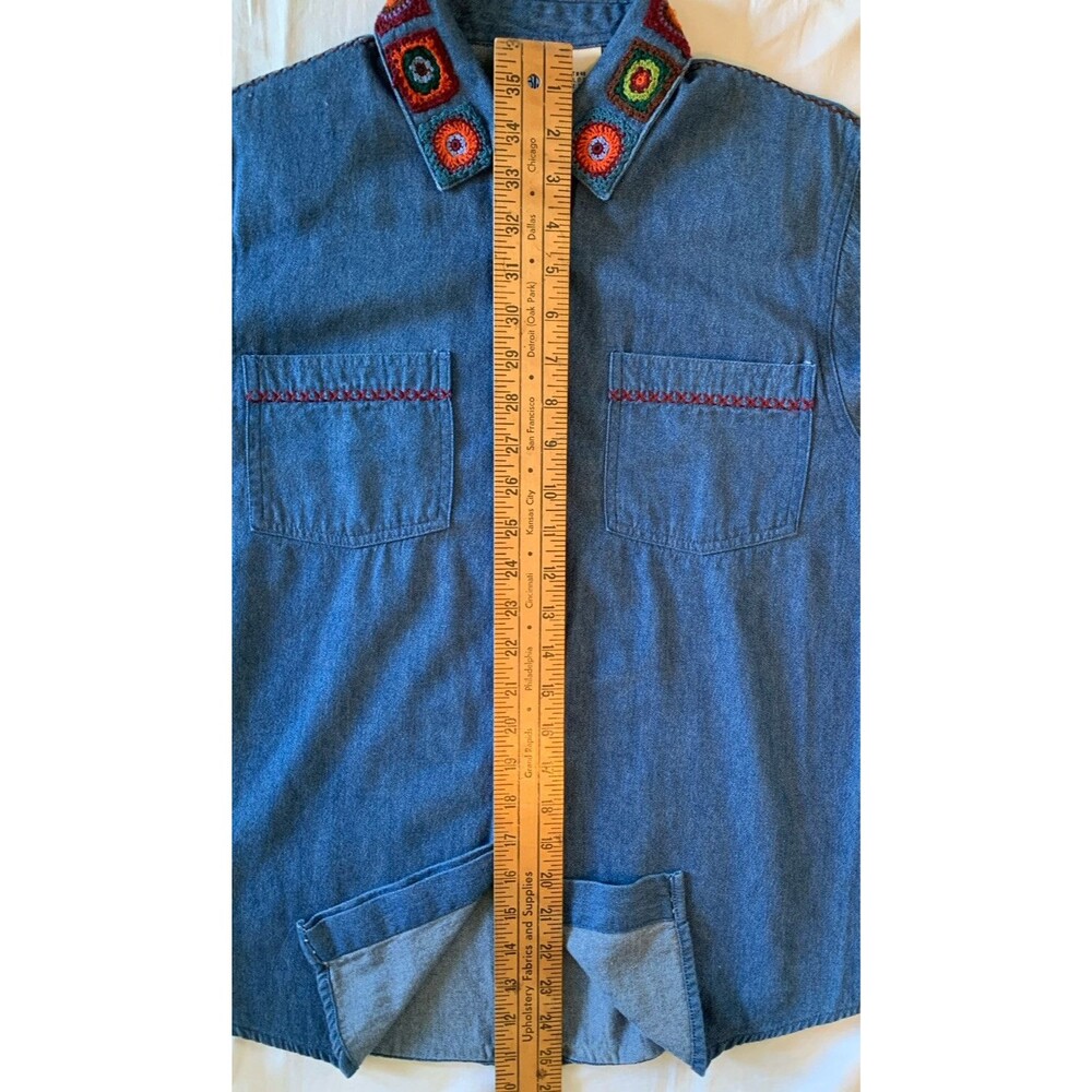 Vtg Koret Crochet Granny Square Blue Denim Button Up Shirt Size PS Boho Cottage - Picture 13 of 15